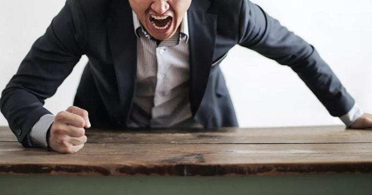 ЩО РОБИТИ, ЯКЩО ВАМ ПОГРОЖУЮТЬ?