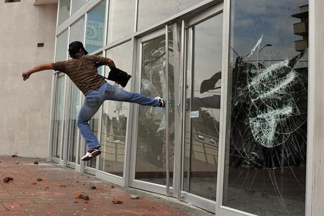 296 ККУ Хуліганство